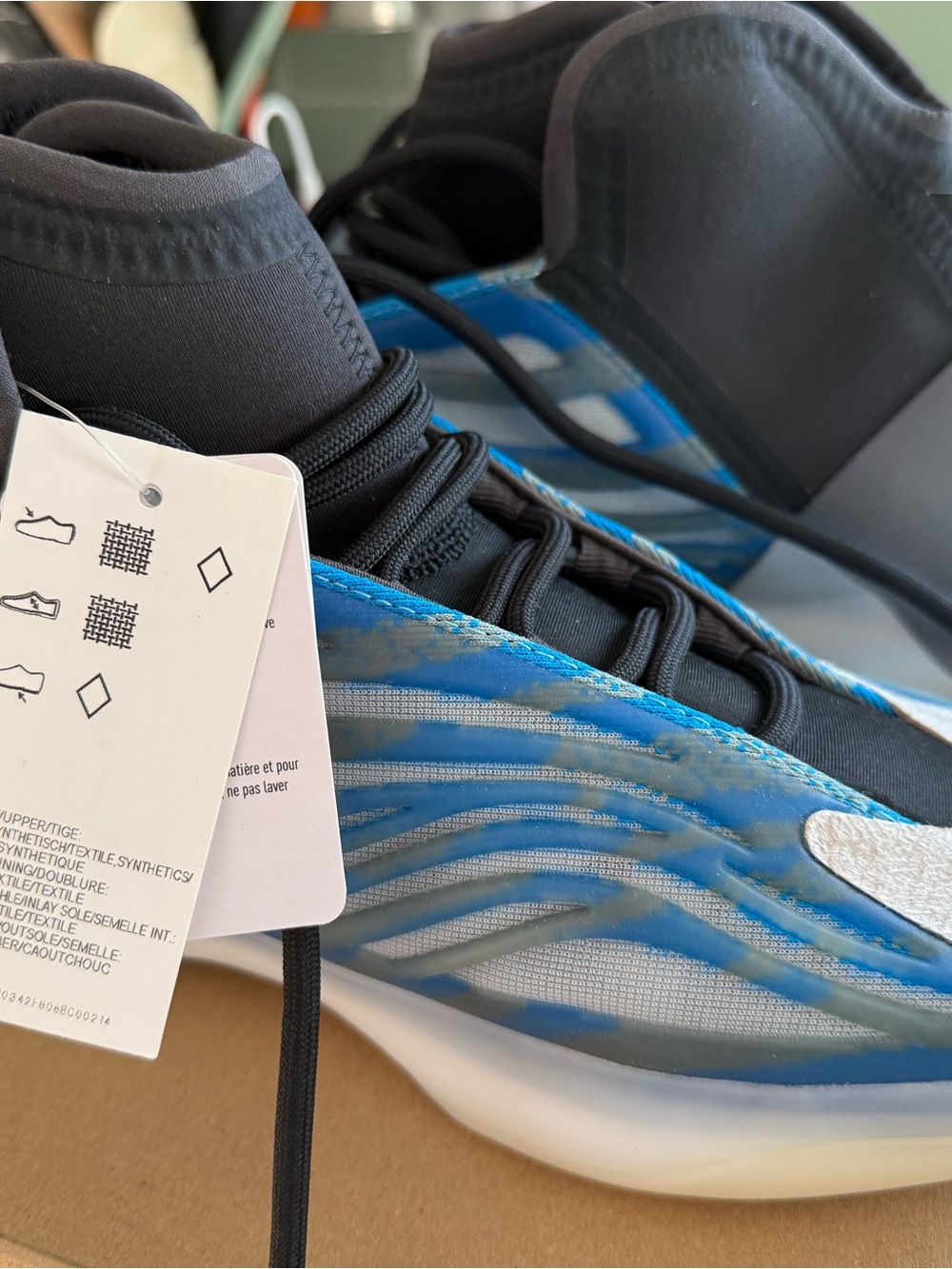 Yeezy Wave Runner Athletic Shoes Blue Black White